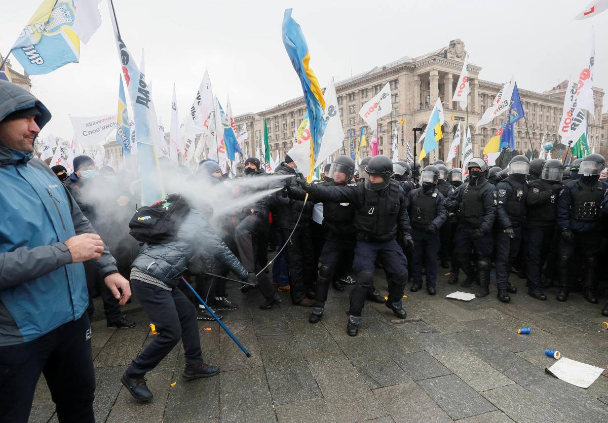 Протести ФОПів на Майдані: у МВС заявили про побиття поліцейських - новини Києва - фото