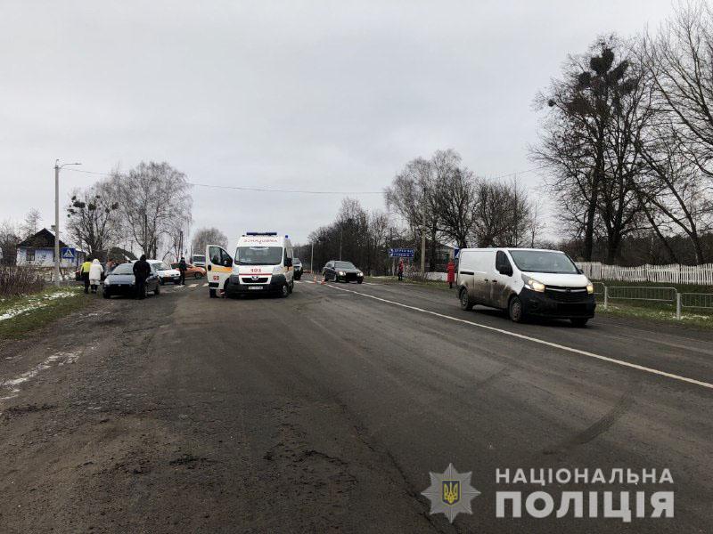 На Рівненщині біля школи авто на смерть збило дитину 