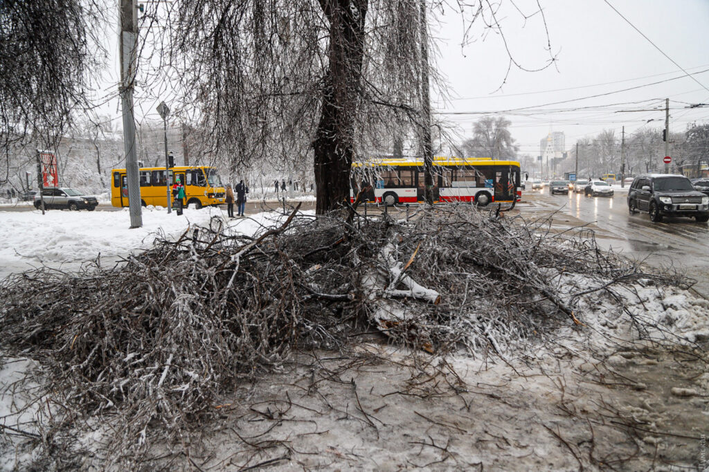 Погода в Одесі: транспорт зупинися через негоду