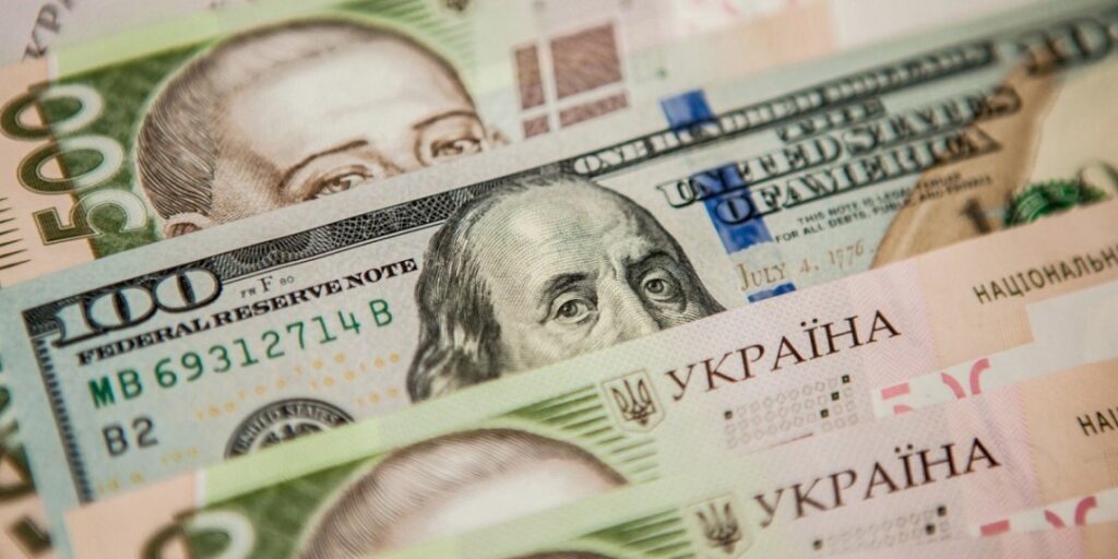 Курс валют 2 квітня:скільки коштують долар і євро