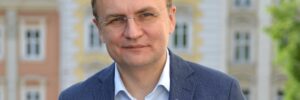 У службовому автомобілі Садового знайшли пристрій, “схожий на прослуховуючий” (ВІДЕО)