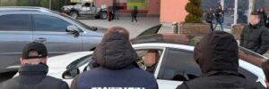 Переправляв через кордон за $12 тис.: на Львівщині викрили “ухилянтську” схему – прокуратура