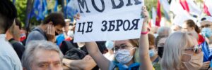 Більшість українців проти вивчення “язика” у школах – опитування