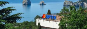 Кінець “пляжного”сезону: у Криму зупинили продаж пального, відбуваються блекаути та закривають дитячі табори
