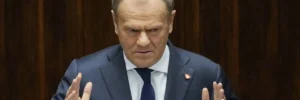 Відсутність Зеленського на Конференції з відбудови України є “жестом до деескалації” – Туск