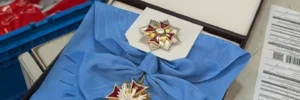 Зеленський Новою поштою відправив орден Білого Орла Навроцькому