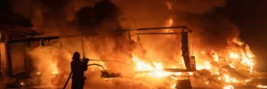 Троє водіїв загинули внаслідок удару РФ по терміналу Нової пошти у Сумах
