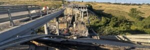 Зруйновано важливий логістичний міст на трасі Маріуполь-Донецьк