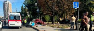 Жахлива аварія в Києві: двоє людей загинули, ще четверо травмовані (ВІДЕО)