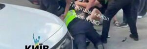 Масова сутичка поліцейських та військових у Києві (ВІДЕО)