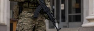 У Дублянах чоловіки з автоматами перекрили входи до аграрного університету: на місці працює поліція