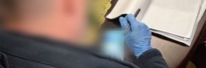 У Києві викрили пропагандистку, яка за два роки написала майже 100 тисяч коментарів із закликами вбивати українців